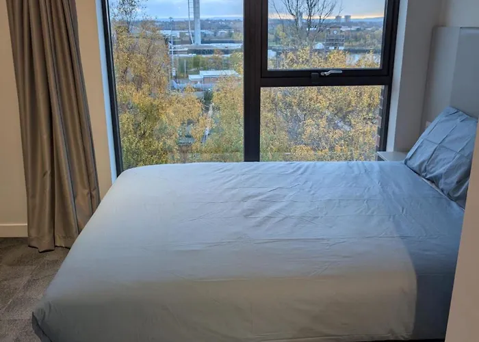 For Students Only West End In Apartment