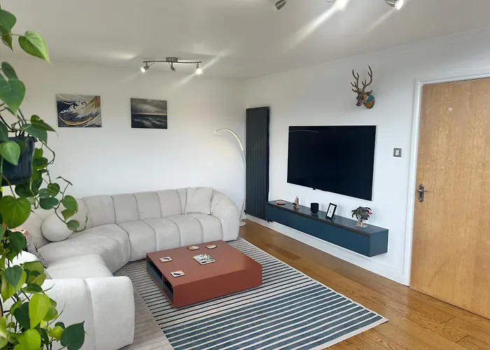 Duplex Penthouse With Secured Parking Finnieston *