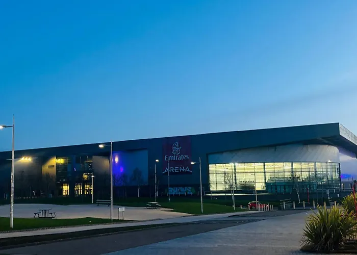 Modern Ground Floor 2 Bed Secure Parking & Perfect For City- Celticemirates Stadium Lejlighed *