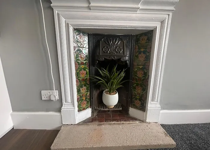 The West Nest For Six - Pass The Keys Glasgow