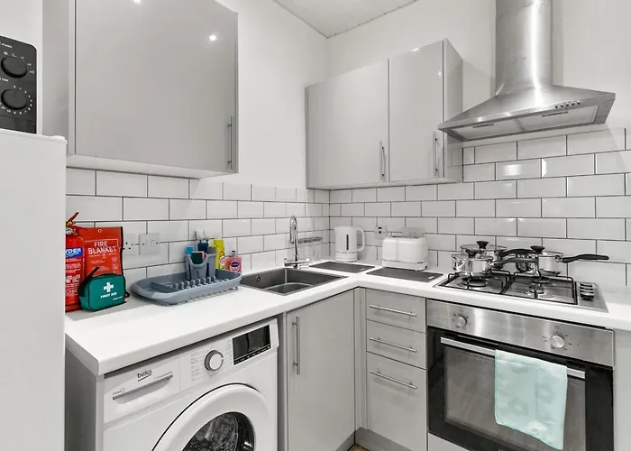 Lejlighed Free Parking - Sleeps 6 - 2 Bedrooms - Great Transport Links