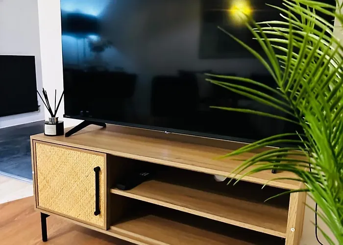 Apartament Modern 2 Bedroom Ground Floor Near Centre