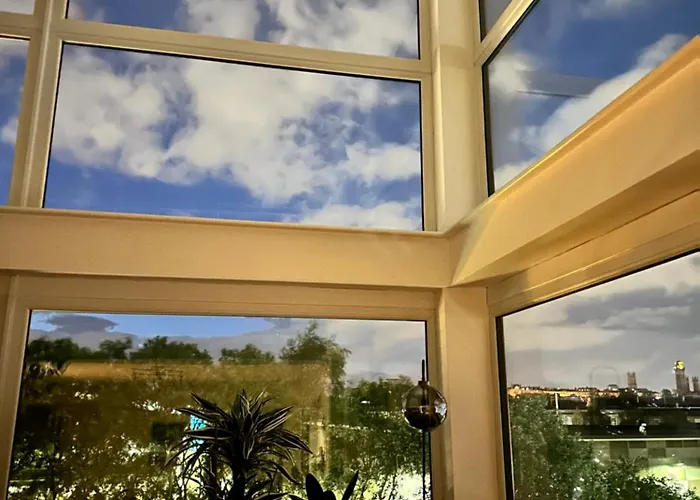 Duplex Penthouse With Secured Parking Finnieston *