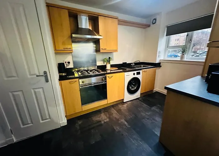 Modern 2 Bedroom Ground Floor Near Centre Apartament