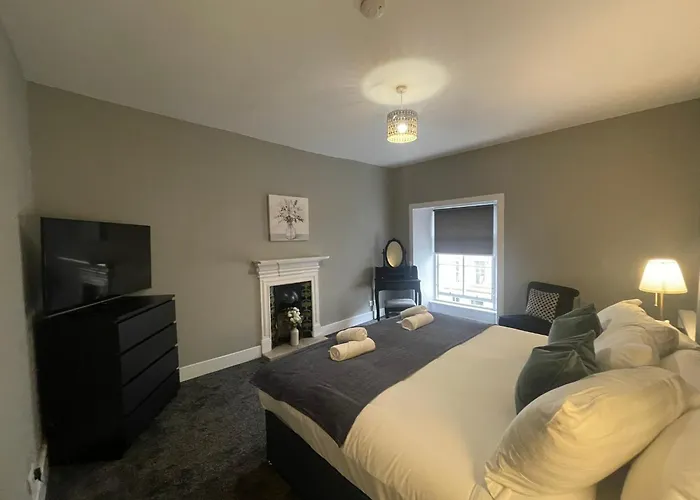 The West Nest For Six - Pass The Keys Apartment *