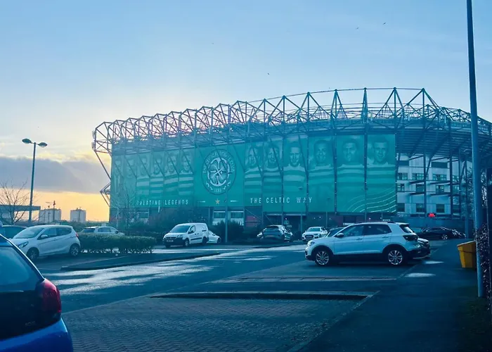 Modern Ground Floor 2 Bed Secure Parking & Perfect For City- Celticemirates Stadium * Glasgow