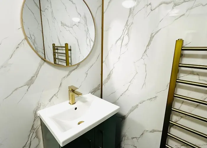 Modern 2 Bedroom Ground Floor Near Centre Glasgow