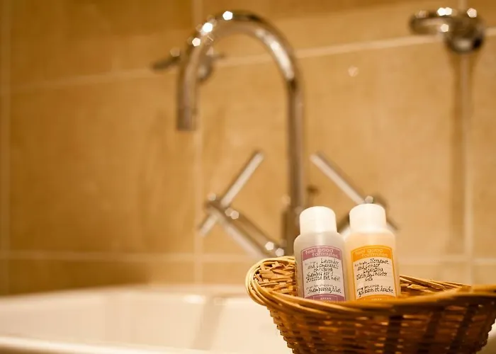 Rab Ha's מלון 3*