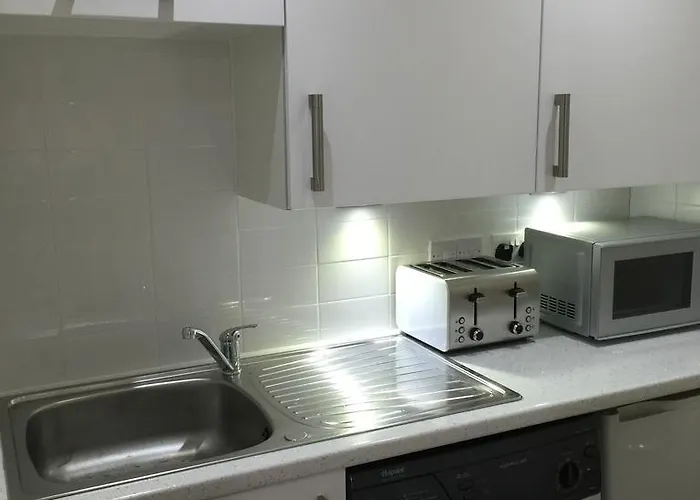 Trefoil - 2 Bedrooms *