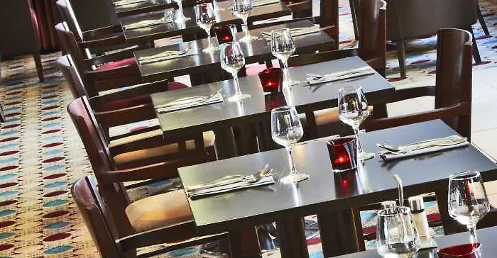 Premier Braehead מלון