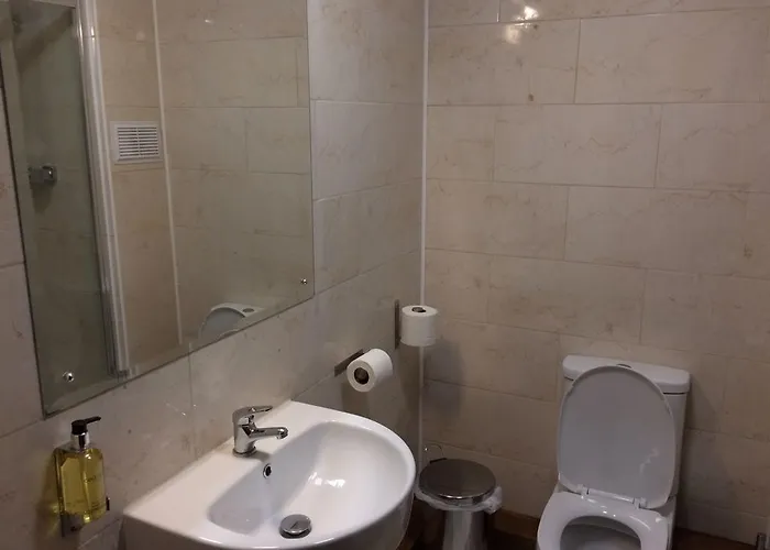 Crosshill House מלון 4*