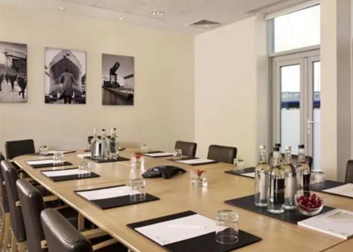 Szálloda Hilton Garden Centre 4*