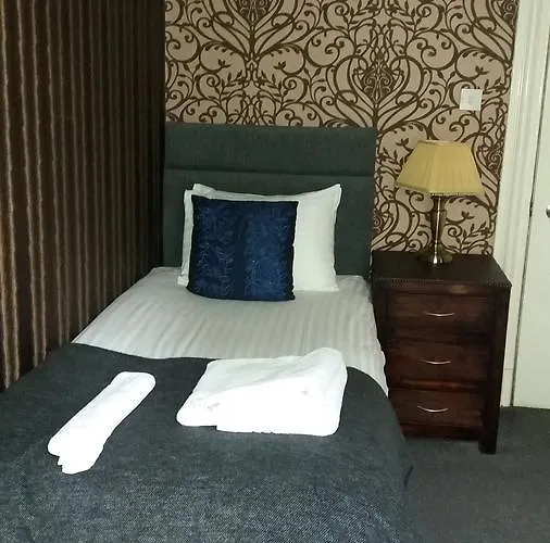 The Alfred Γλασκώβη