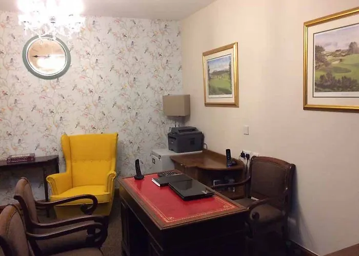 Crosshill House Hotel Glasgow