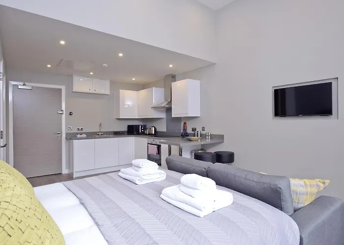 Nelson Mandela Place Apartment *