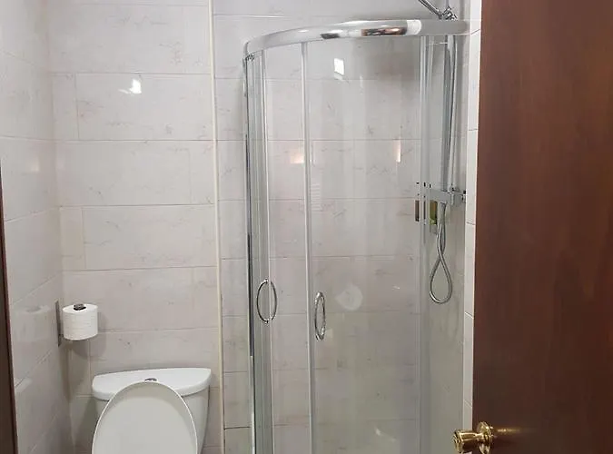 Crosshill House מלון 4*