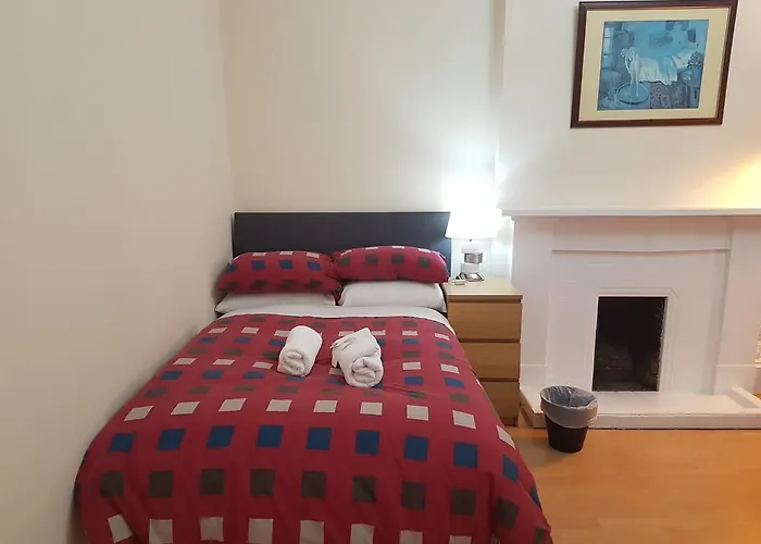 Bentinck Street Ground Floor * Glasgow