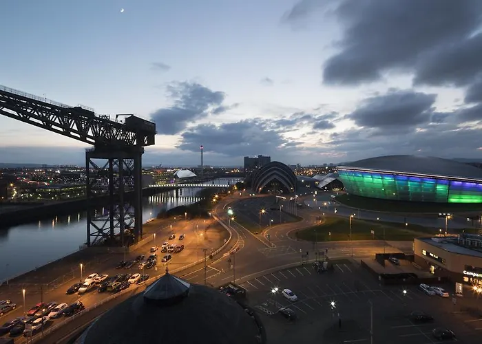 Radisson Red Hotel, Hotell 4*