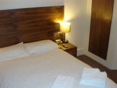 Alexander Thomson 3*