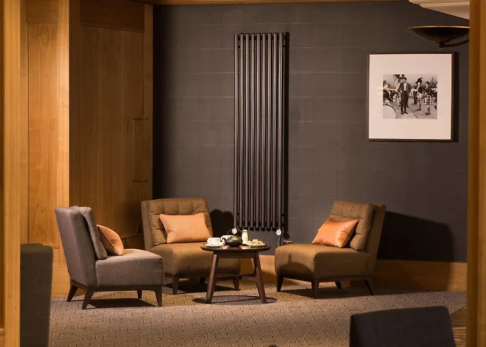 West By Compass Hospitality ホテル