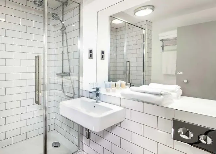 West By Compass Hospitality 3*