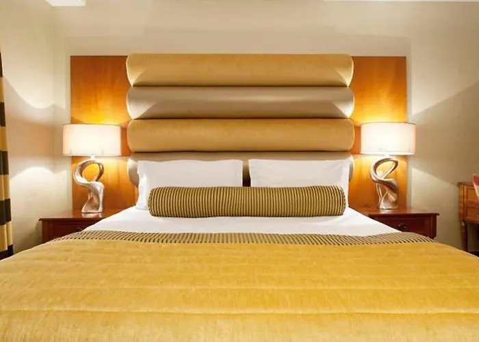 Carlton George 4* Glasgow