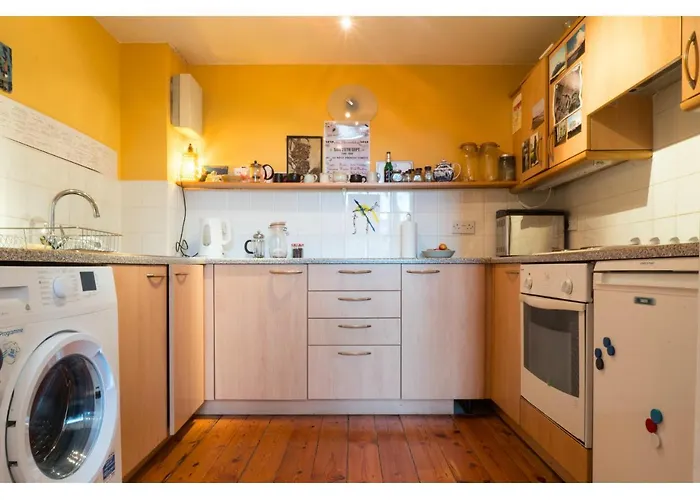 Apartamento Beautifully Kept Mezzanine Flat ★school Of Art★