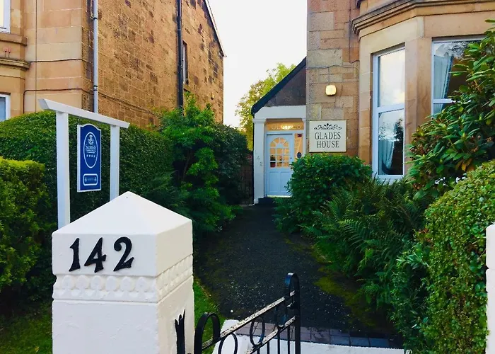 Glades House בית הארחה