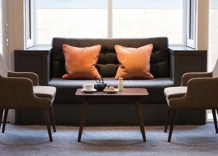 West By Compass Hospitality ホテル 3*