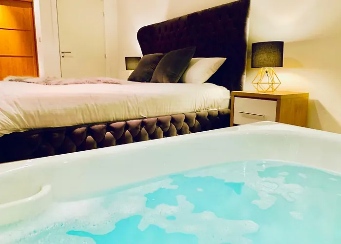 Centre - The Penthouse With Riverviews - Lejlighed *