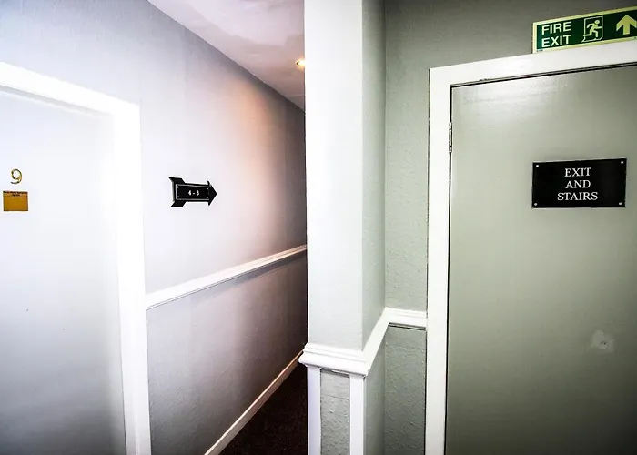 Charing Cross Szálloda 3*