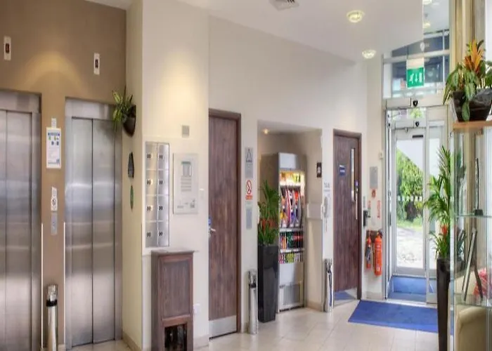 Express - - Ctr Theatreland By Ihg