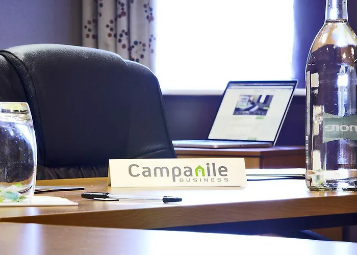 Premier Braehead מלון 3*