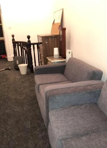 Renfrew At Centre Bed & Breakfast Glasgow