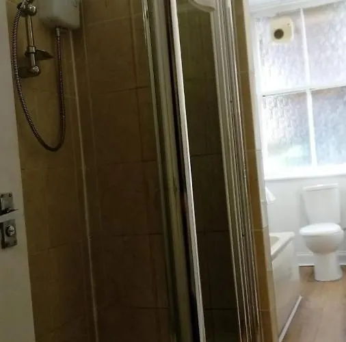 Bed & Breakfast Renfrew At Centre Glasgow