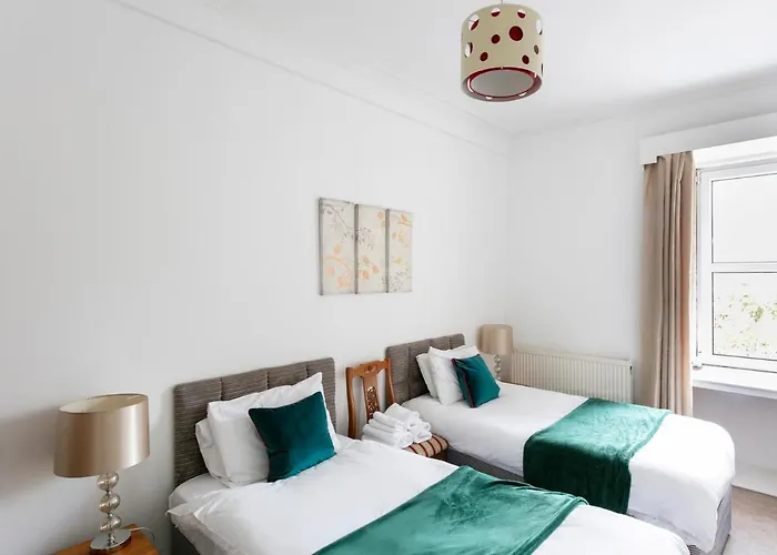 Oyo Lochinvar Glasgow