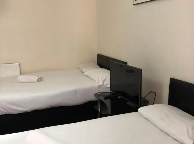 Renfrew At Centre Bed & Breakfast