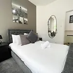 Exquisite 2br Flat Near Train Station * Glasgow