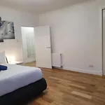 Comfortable And Modern 3 Bedroom Mid Terraced Appartement Glasgow