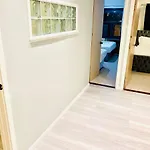 아파트 Centre G1 Penthouse With Riverviews - Duplex - 4 Bedrooms, 3 Bathrooms, Kitchen, 1 Living Room, 1 Dining Room, 2 Terraces, Parking, Floor, 2050 Sq Ft, Merchant *
