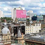 Centre G1 Penthouse With Riverviews - Duplex - 4 Bedrooms, 3 Bathrooms, Kitchen, 1 Living Room, 1 Dining Room, 2 Terraces, Parking, Floor, 2050 Sq Ft, Merchant 아파트 글라스고