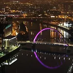 아파트 Centre G1 Penthouse With Riverviews - Duplex - 4 Bedrooms, 3 Bathrooms, Kitchen, 1 Living Room, 1 Dining Room, 2 Terraces, Parking, Floor, 2050 Sq Ft, Merchant *