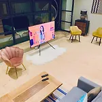 Centre G1 Penthouse With Riverviews - Duplex - 4 Bedrooms, 3 Bathrooms, Kitchen, 1 Living Room, 1 Dining Room, 2 Terraces, Parking, Floor, 2050 Sq Ft, Merchant 아파트 *