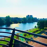 Centre G1 Penthouse With Riverviews - Duplex - 4 Bedrooms, 3 Bathrooms, Kitchen, 1 Living Room, 1 Dining Room, 2 Terraces, Parking, Floor, 2050 Sq Ft, Merchant 글라스고