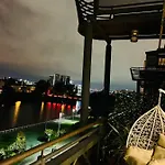 Centre G1 Penthouse With Riverviews - Duplex - 4 Bedrooms, 3 Bathrooms, Kitchen, 1 Living Room, 1 Dining Room, 2 Terraces, Parking, Floor, 2050 Sq Ft, Merchant *