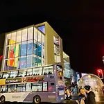 Centre G1 Penthouse With Riverviews - Duplex - 4 Bedrooms, 3 Bathrooms, Kitchen, 1 Living Room, 1 Dining Room, 2 Terraces, Parking, Floor, 2050 Sq Ft, Merchant *