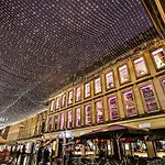 아파트 Centre G1 Penthouse With Riverviews - Duplex - 4 Bedrooms, 3 Bathrooms, Kitchen, 1 Living Room, 1 Dining Room, 2 Terraces, Parking, Floor, 2050 Sq Ft, Merchant