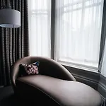 Number 10 Hotel