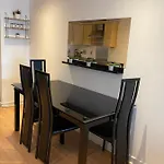 Secc&hydro Beautiful 2br With Free Parking Appartement *
