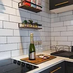 דירה The West End Loft - 5* Retreat - Private Parking! גלאזגו